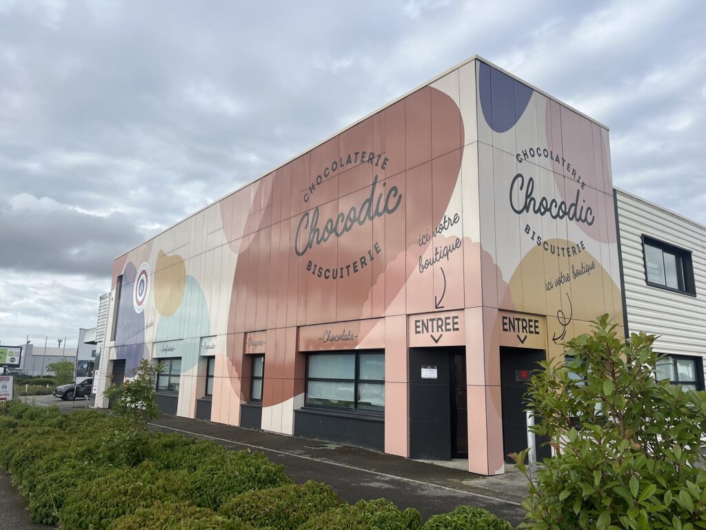 CHOCODIC × Koesio Ouest – Une success story d’impression grand format au service du packaging personnalisé
